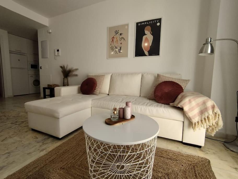 Love Rent4 Malaga Lyli Torremolinos Exterior foto