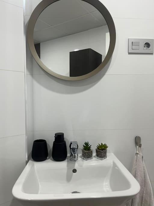 Love Rent4 Malaga Lyli Torremolinos Exterior foto